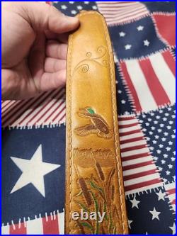 Vintage No Swivel Slip On Shotgun Rwt Sling Tooled Duck Scene White Stitched