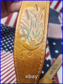 Vintage No Swivel Slip On Shotgun Rwt Sling Tooled Duck Scene White Stitched